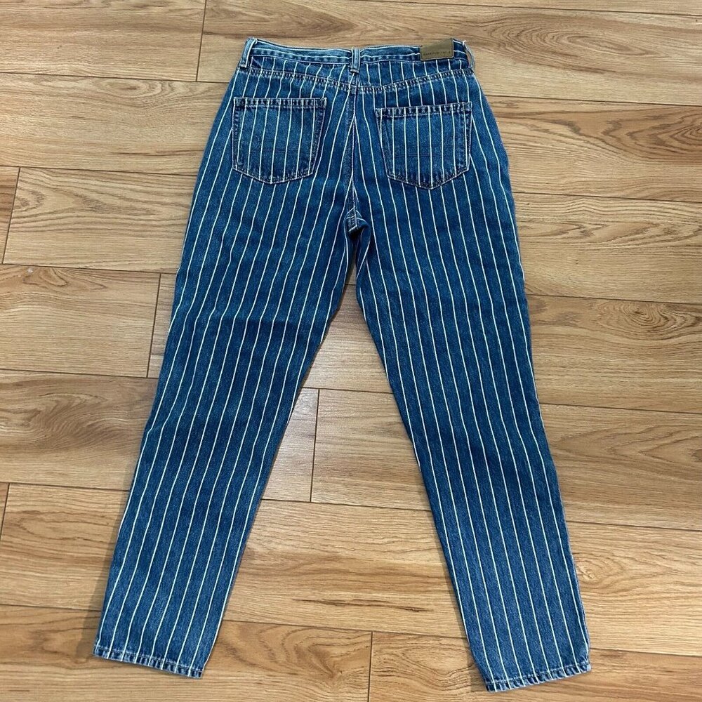 🌀 American Eagle Mom Jean Jeans Women's 4 Long Blue Striped Denim Trendy EUC - Picture 3 of 3